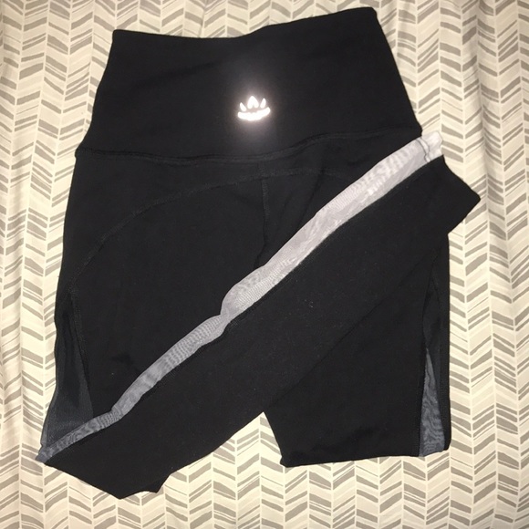 Beyond Yoga Ommmbre Mesh High Waist Midi Legging - Picture 5 of 6